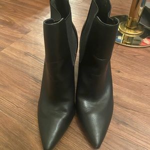 Perfect mid ankle bootie skinny heel